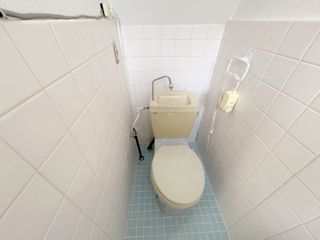 勢野西4丁目戸建のトイレ