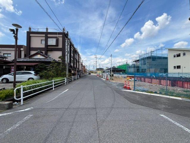 タマタウン　大垣市東前町（安井小）　全３区画分譲の前面道路含む現地写真|「現地（2026年8月18日）撮影」
■前面道路　
■ヤマダ不動産　株式会社リライフ