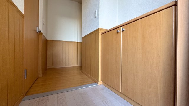 サンビレッジ弥生の森の玄関