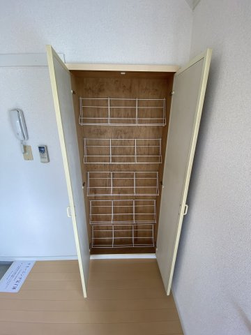 ホワイトヒルズの収納|別部屋写真参考