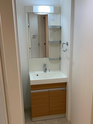 フュージョナル両国QUATTROの洗面所