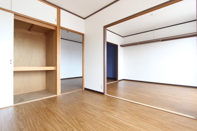 ビバリーヒルズの内装|各部屋のつなげれば広く使うこともできます！