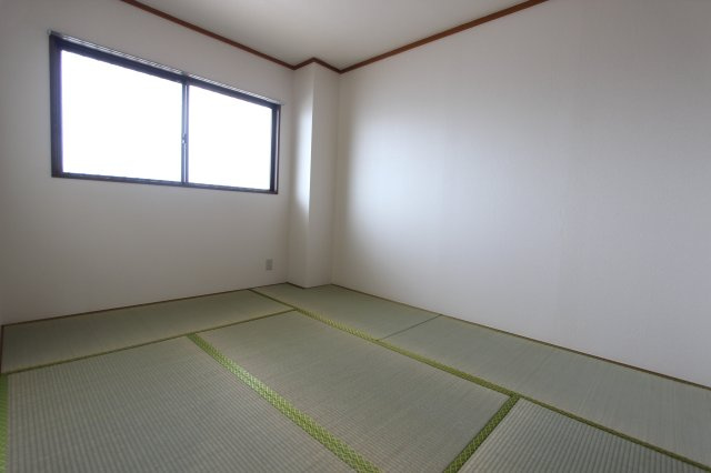 ビバリーヒルズの和室|6.0帖の和室は落ち着いた雰囲気です！