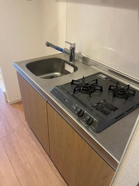 足立区伊興１丁目のアパートのキッチン