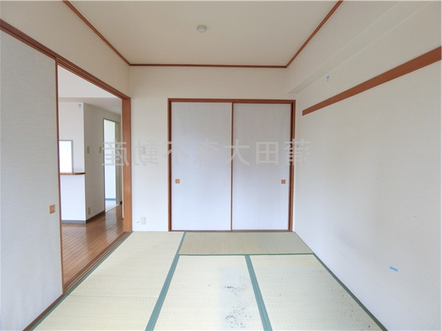 アイリス壱番館の和室