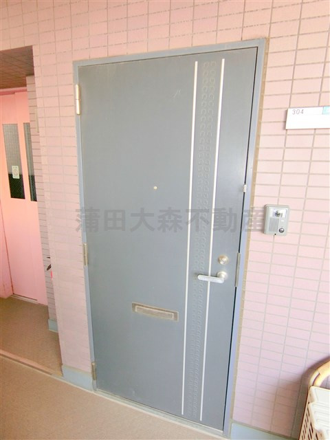 アイリス壱番館の玄関