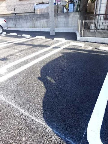 シャルマンＢの駐車場
