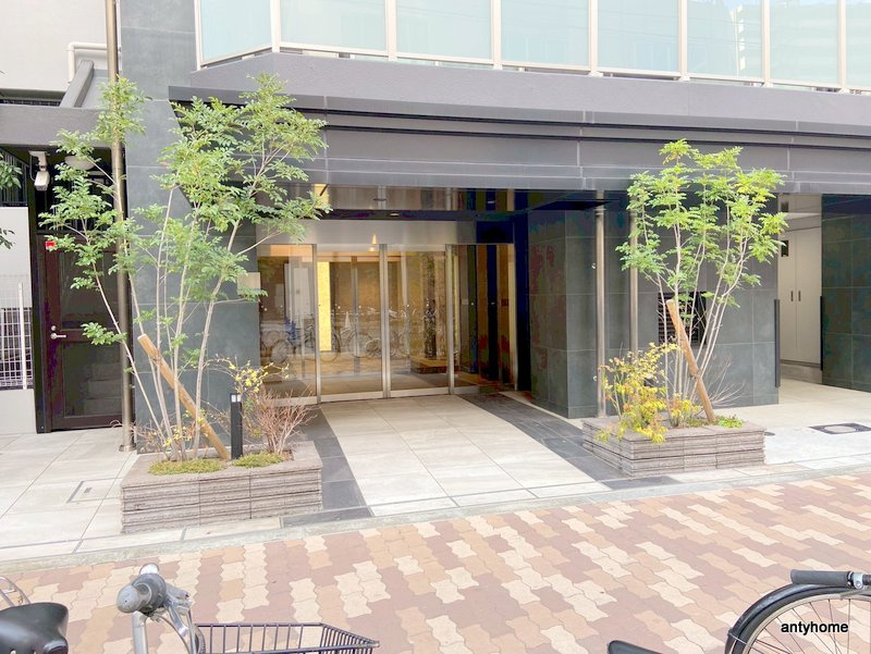 ラ・ピシーヌ南堀江　仲介手数料無料のエントランス