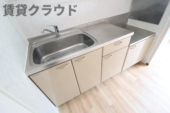 サンハイム　Ⅰのキッチン|コンパクトなキッチンで掃除もラクラク
