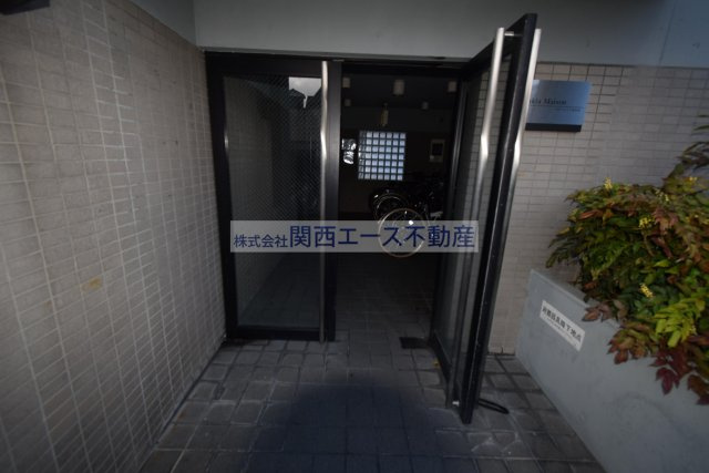 【エントランス】 | ラキアメゾン高井田