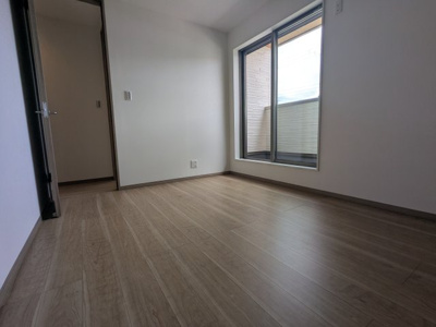 【洋室】 | 筑紫が丘３丁目　新築戸建 | バルコニーに面しているので陽当り・通風良好です。