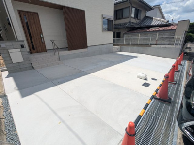 【駐車場】 | 筑紫が丘３丁目　新築戸建 | 駐車スペース並列3台分ございます。