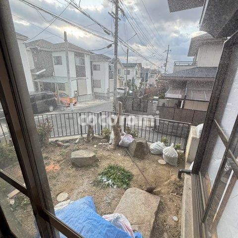 成田東が丘町角地車庫付戸建の庭