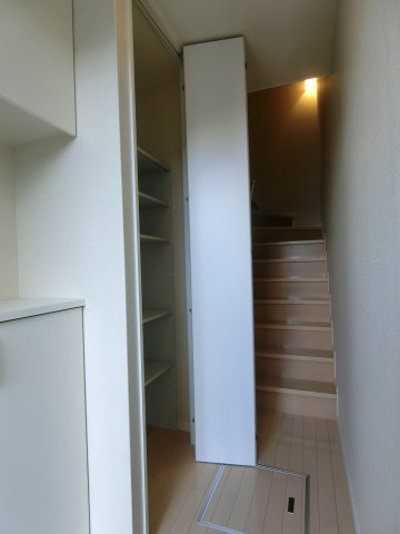 グランドール新開の収納|イメージ101号室の写真（反転あり）