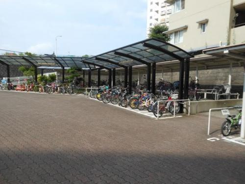 藤和千里ハイタウンの駐輪場