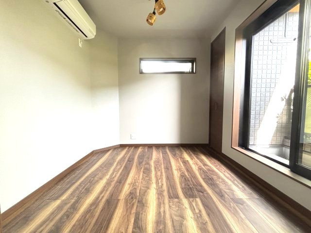 アライアンス常磐町の洋室