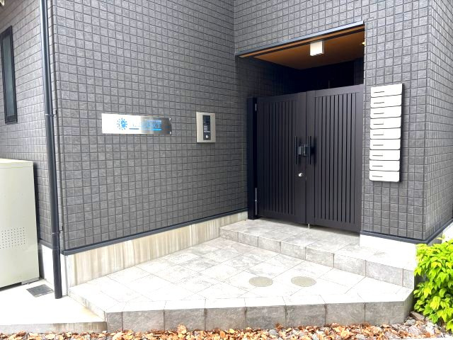 アライアンス常磐町のエントランス