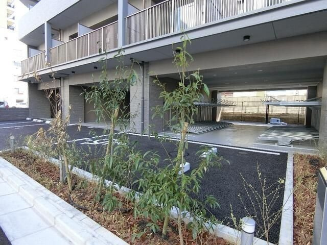 オーキッドレジデンス森下の駐車場