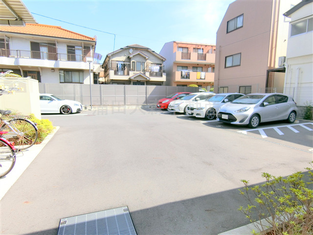 ブランシエスタ糀谷の駐車場|敷地内駐車場　空き状況等詳細はお問合せ下さい。