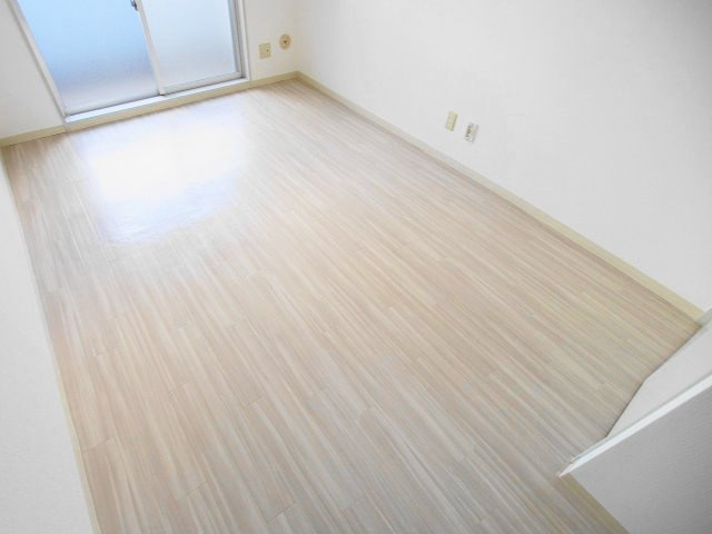 サンヒルズ古市の居間・リビング