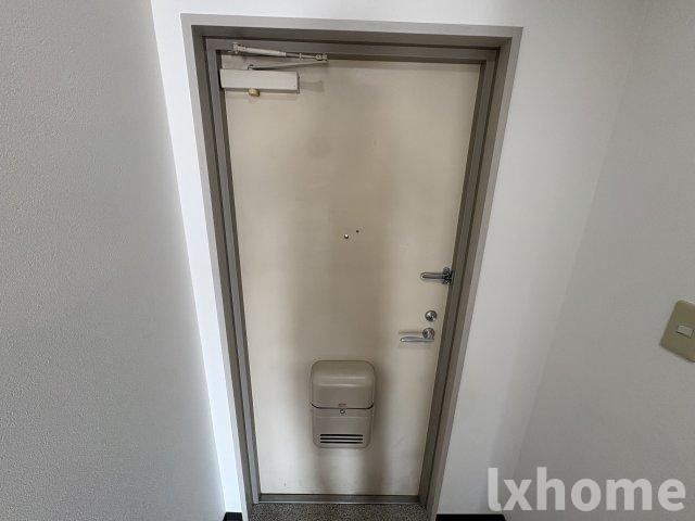 メゾンエフの玄関