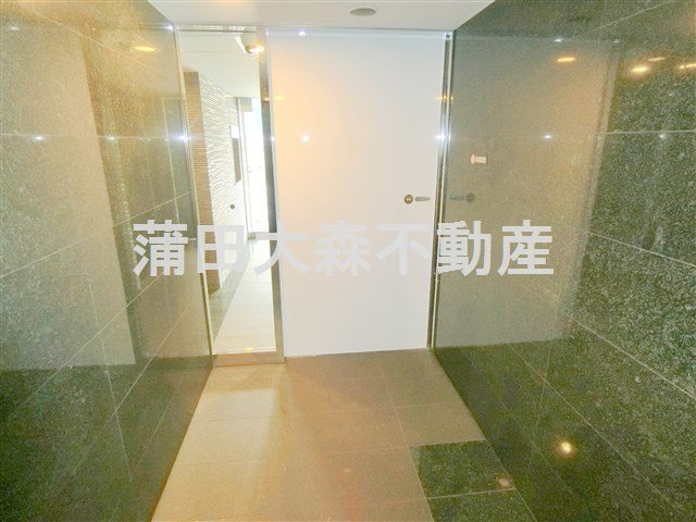 XEBEC(ジーベック千鳥町のエントランス