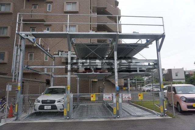 仲介手数料0！！STUDIO KANAREBASHIの駐車場