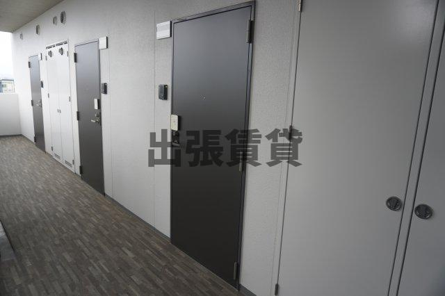 仲介手数料0！！STUDIO KANAREBASHIの玄関