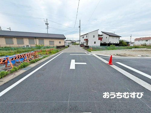 小牧市岩崎2期(全10区画)の前面道路含む現地写真
