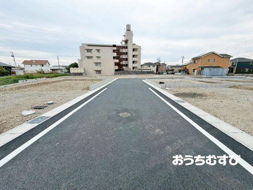 小牧市岩崎2期(全10区画)の前面道路含む現地写真