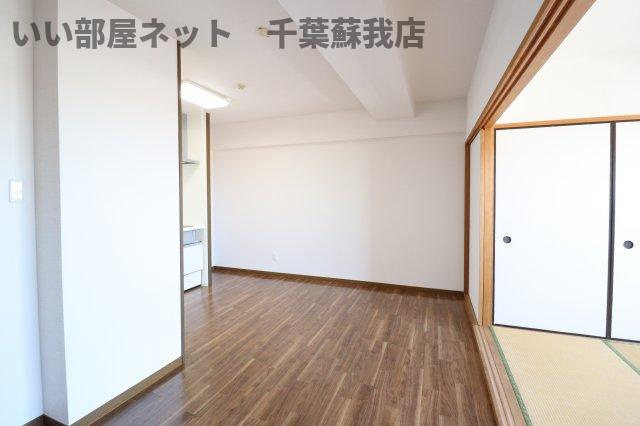 オーシャンビュー壱番館の居間・リビング|使いやすい居間です
