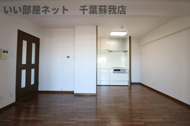 オーシャンビュー壱番館の居間・リビング|使いやすいリビングです