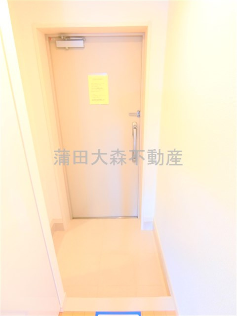 スカイコート蒲田弐番館の玄関