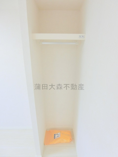 プロムナード大森南の収納|洋室3.5帖　収納　オープンクローゼット