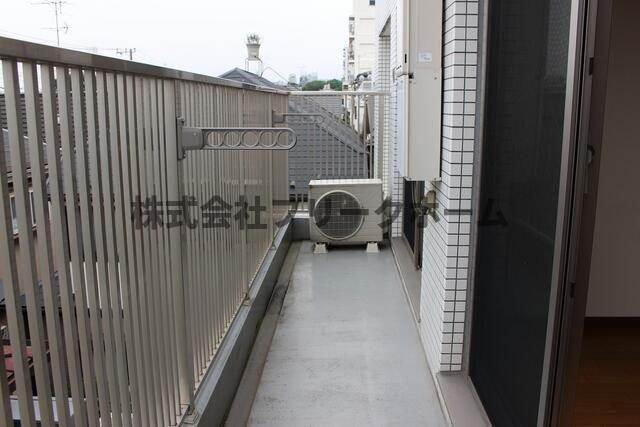 武蔵野市吉祥寺東町２丁目の賃貸マンションのバルコニー