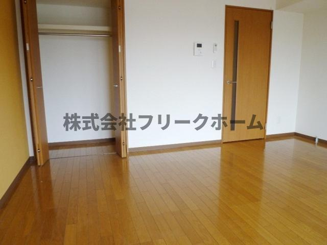 武蔵野市吉祥寺東町２丁目の賃貸マンションの居間・リビング