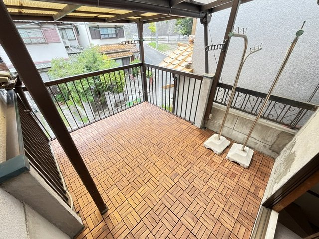 向野町貸家のバルコニー