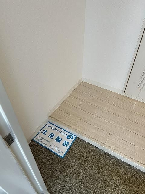 枝川ハイツの玄関
