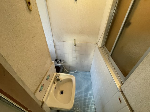 西宮市上田東町テラスハウスの洗面所