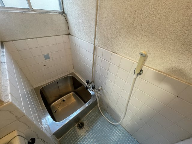 西宮市上田東町テラスハウスの浴室