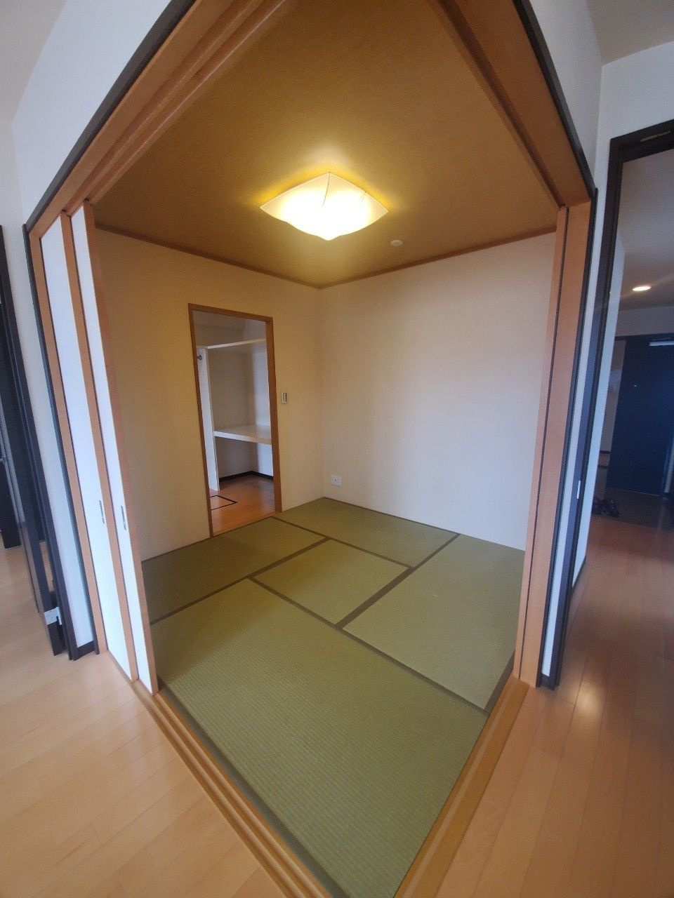 フェスティオ六ツ門ファサード|※同マンションの別室の写真です。