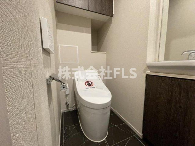 港区六本木５丁目の賃貸マンションのトイレ