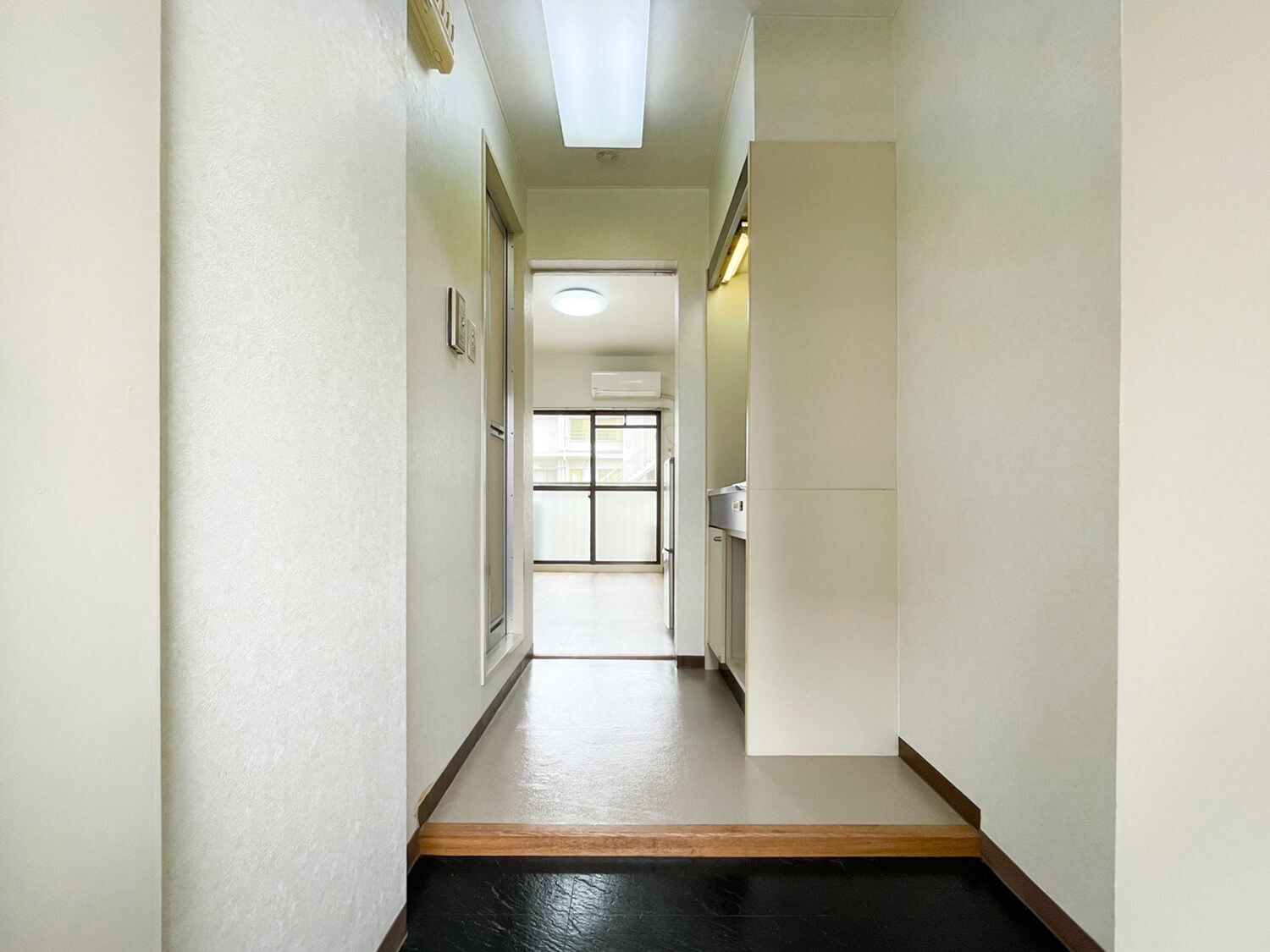 エクセル２１の玄関|改装中のため、別のお部屋の写真です