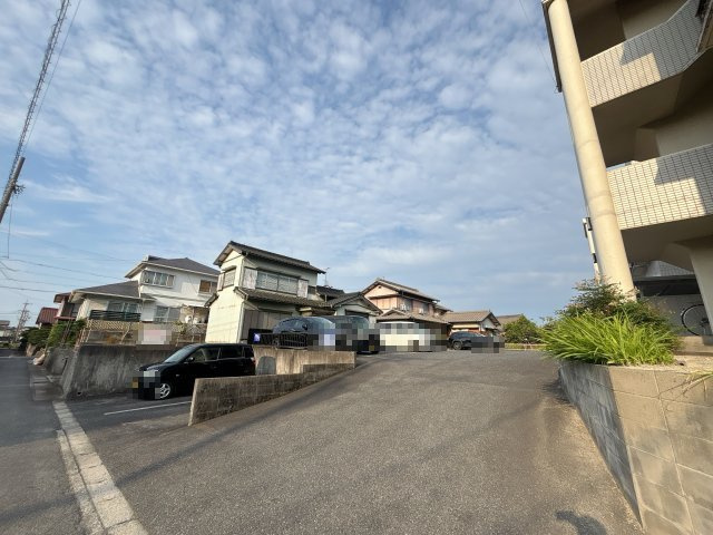 グランドール・清水苑の駐車場
