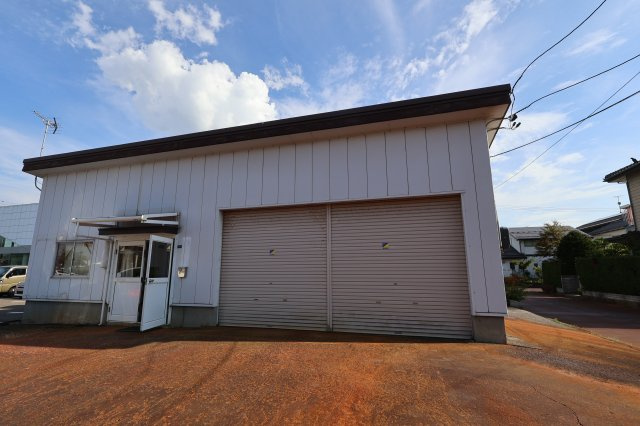 見附市今町5丁目　土地建物　事務所兼ガレージの外観