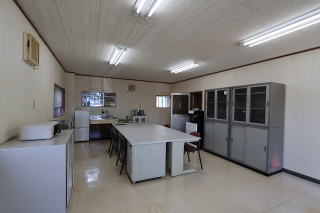 見附市今町5丁目　土地建物　事務所兼ガレージの内装