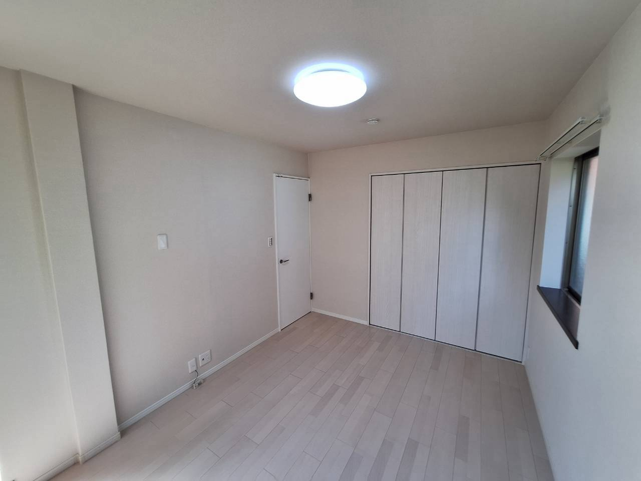 ライム広尾の子供部屋|★フローリングの明るい角部屋です★