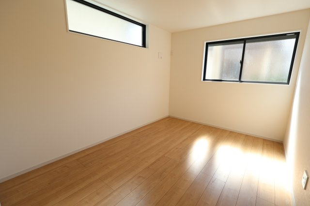 《仲介手数料無料》大宮区天沼町１丁目279-3新築一戸建ての洋室|1階 7.1帖
