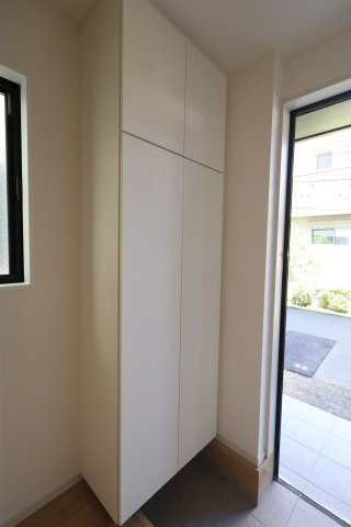 《仲介手数料無料》大宮区天沼町１丁目279-3新築一戸建ての玄関
