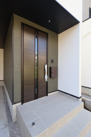 《仲介手数料無料》大宮区天沼町１丁目279-3新築一戸建ての玄関